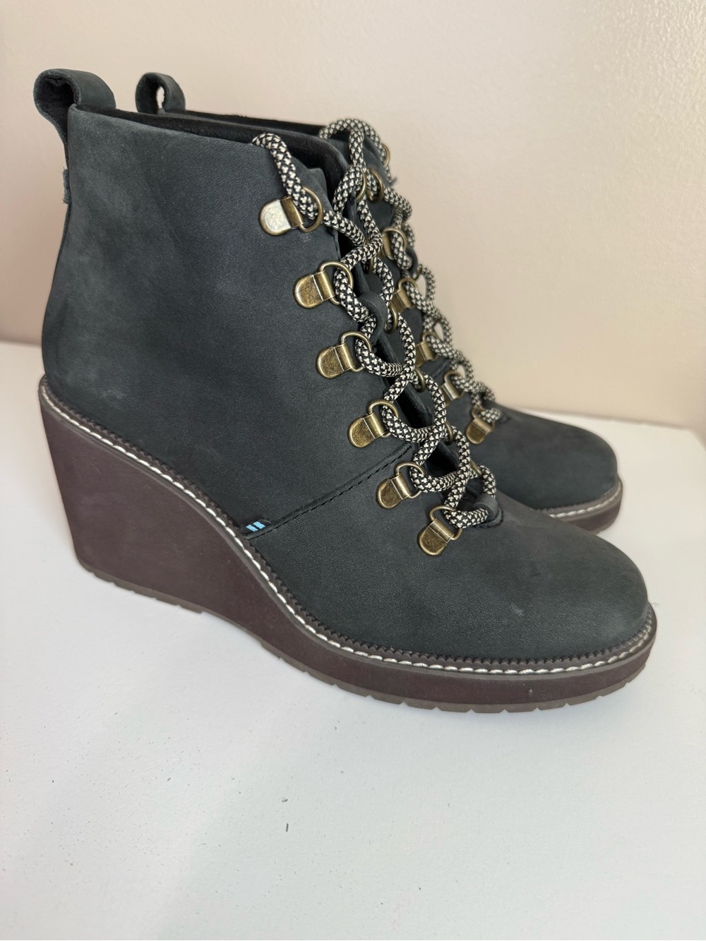 Toms Melrose Black Water Resistant Suede Lace-Up Wedge Ankle Bootie Size 6.5‎